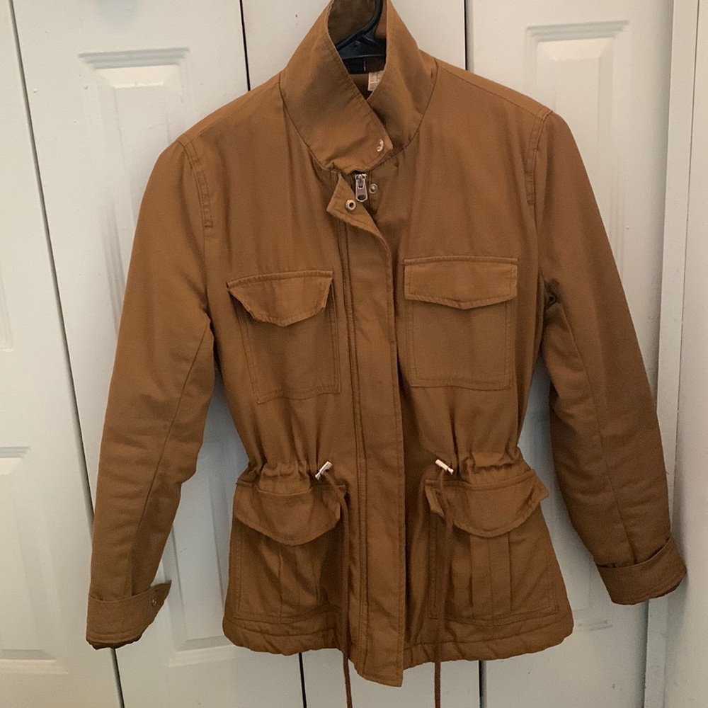 Im selling a jacket that only has been whore like 3 times